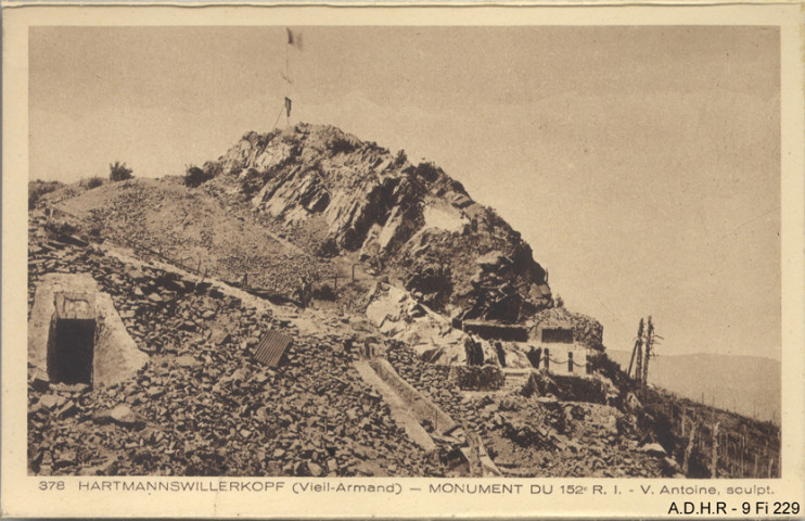 Hartmannswillerkopf (Vieil Armand) : monument du 152e R.I., vue d'ensemble