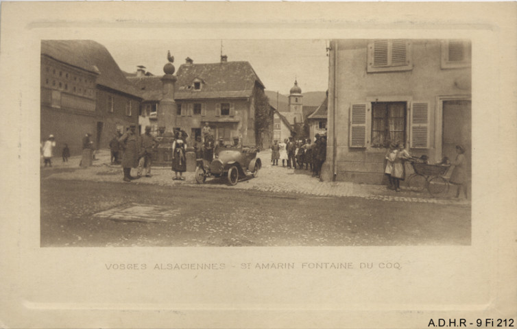 Saint-Amarin : fontaine du coq avec militaires français