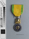 Médaille militaire décernée à Arsène Derozières.