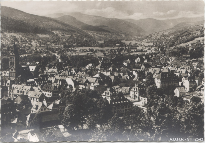 Munster, vue d'ensemble sur la ville et les Vosges