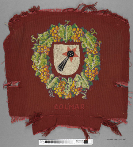 Tapisserie aux armes de Colmar pour un fauteuil de la salle de réunion du Conseil Général