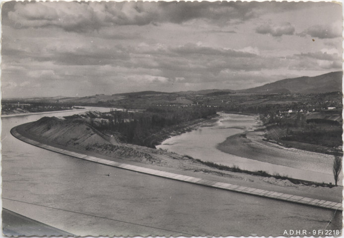 Ottmarsheim, canal d'amenée et le Rhin