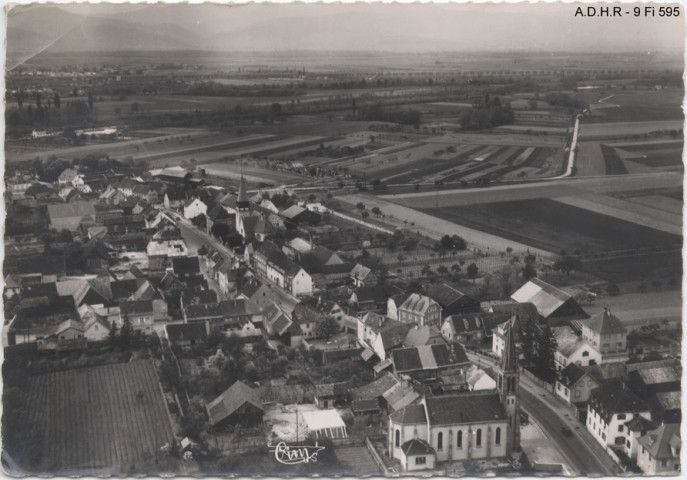 Horbourg : rue principale (vue aérienne)