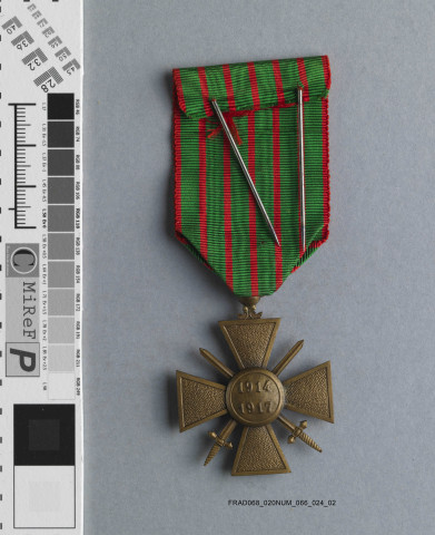 Médaille militaire décernée à Arsène Derozières.