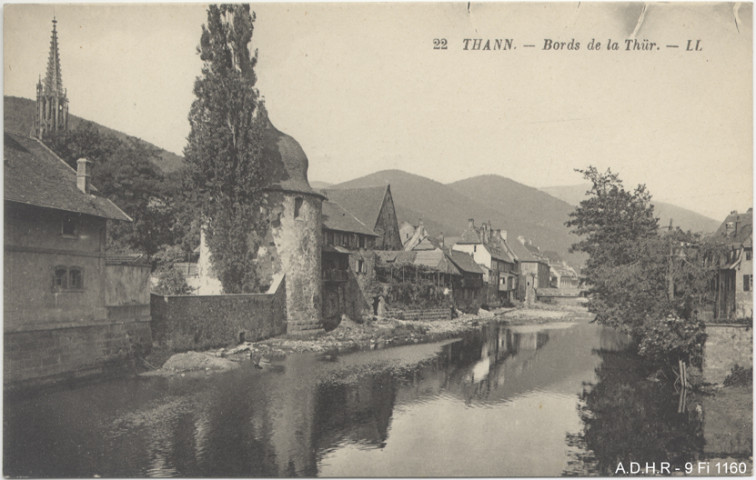 Thann : la Tour des Sorcières au bord de la Thur