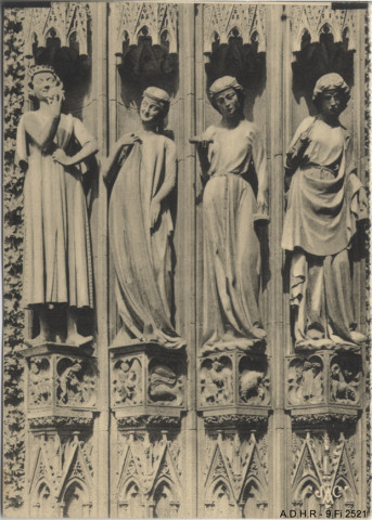 Strasbourg, la Cathédrale, statues "Le tentateur et les vierges folles"