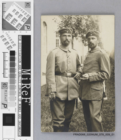 Carte-photo : Albert en compagnie d'un autre soldat.