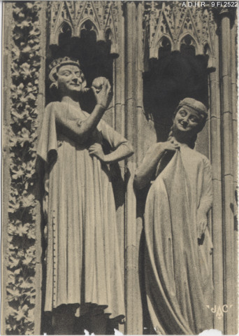 Strasbourg, la Cathédrale, statues "Le tentateur et les vierges folles"