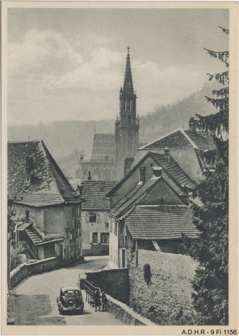 Thann : ruelle et église au fond