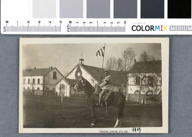Colmar, quartier Laccare rue de la Cavalerie : un soldat français à cheval.