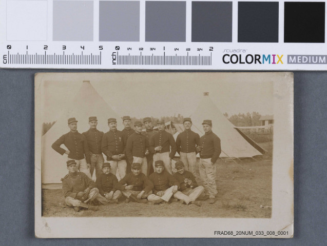 Photo : carte postale écrite (Maurice 1er debout à gauche)