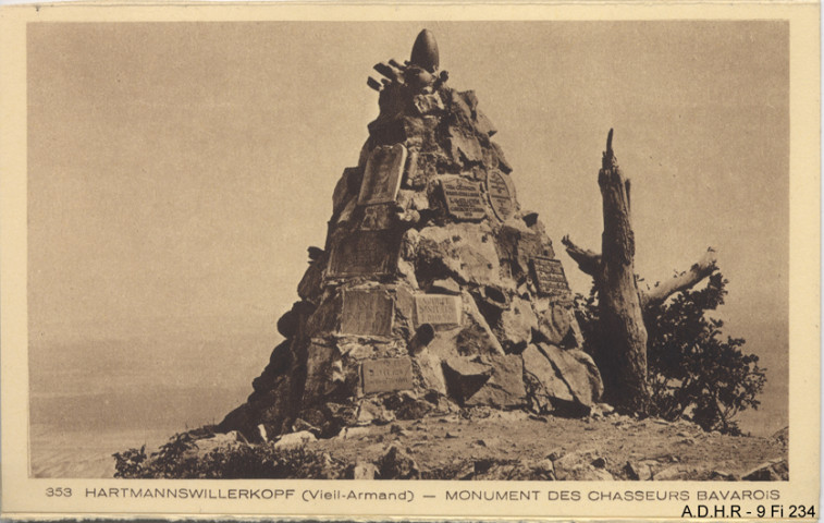 Hartmannswillerkopf (Vieil Armand) : monuments des chasseurs bavarois