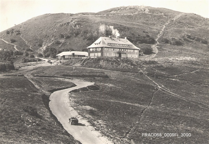 Le Grand Ballon et l'Hôtel du Club Vosgien