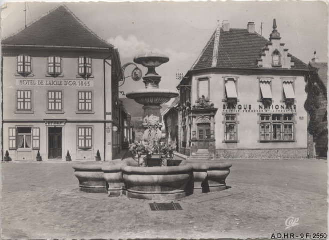 Masevaux, hôtel de l'Aigle d'Or et la place