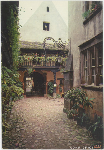 Riquewihr : Cour des cigognes
