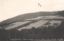 Hartmannswillerkopf : Cimetière du Silberloch, au fond Autel de la Patrie