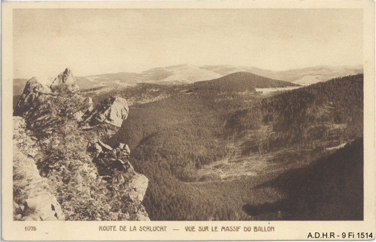 Route de la Schlucht : vue sur le massif du Ballon