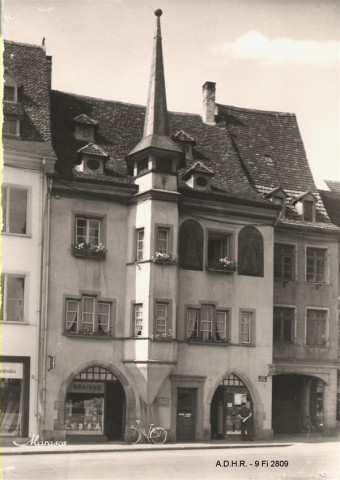 Mulhouse : Place de la Réunion, vieille maison alsacienne